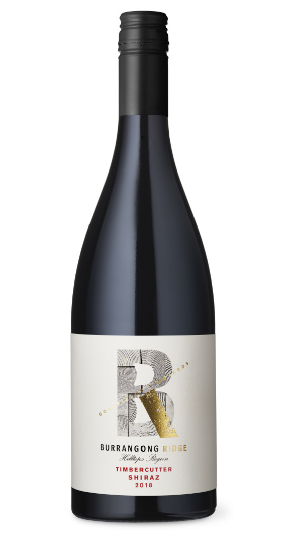 The label design combines the B and the R of the brand name with a streak / flecks of gold. The textured timber background relates to the product name Timbercutter Shiraz